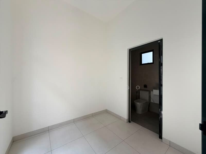 Semi-Detached House for Sale in Bandar Baru Uda (Johor Bahru) - Wennes Go - Bathroom - PropertyGuru.com.my