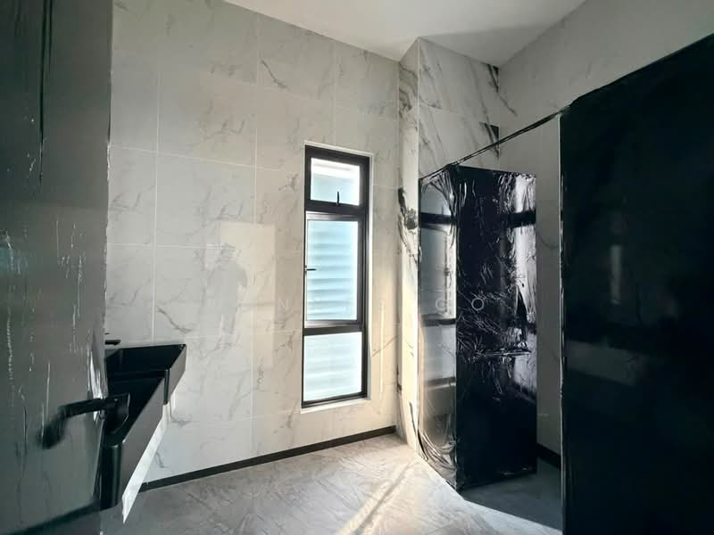 Semi-Detached House for Sale in Bandar Baru Uda (Johor Bahru) - Wennes Go - Bathroom - PropertyGuru.com.my