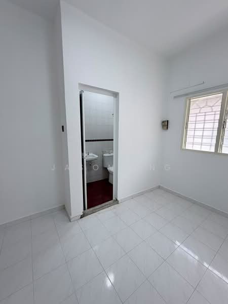 2-storey Terraced House for Rent in Usj 11 (Subang Jaya) - Jason Ong - Bathroom - PropertyGuru.com.my