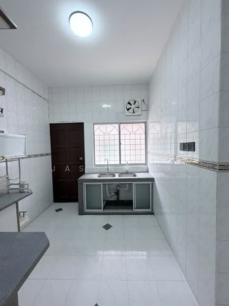 2-storey Terraced House for Rent in Usj 11 (Subang Jaya) - Jason Ong - Kitchen - PropertyGuru.com.my