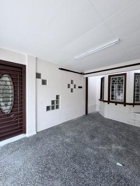 2-storey Terraced House for Rent in Usj 11 (Subang Jaya) - Jason Ong - Entrance - PropertyGuru.com.my