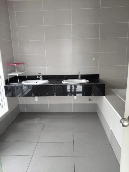 Kondominium untuk Disewa di 288 Residences @ Kuchai Lama - Alex Chin - Bathroom - PropertyGuru.com.my