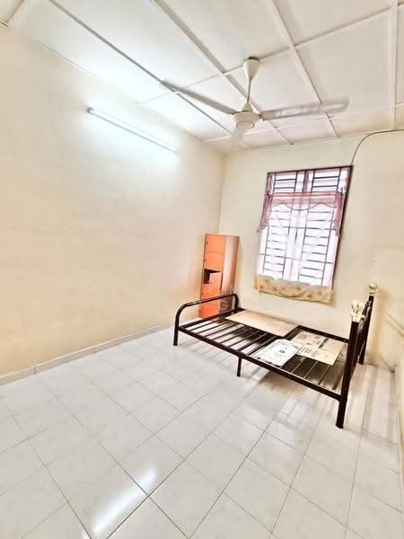 2-storey Terraced House for Sale in Taman Pulai Indah (Johor Bahru) - Benjamin Ong - Bedroom - PropertyGuru.com.my