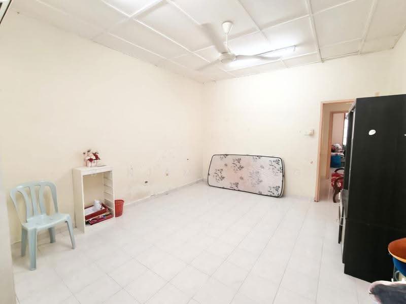 2-storey Terraced House for Sale in Taman Pulai Indah (Johor Bahru) - Benjamin Ong - Living Room - PropertyGuru.com.my