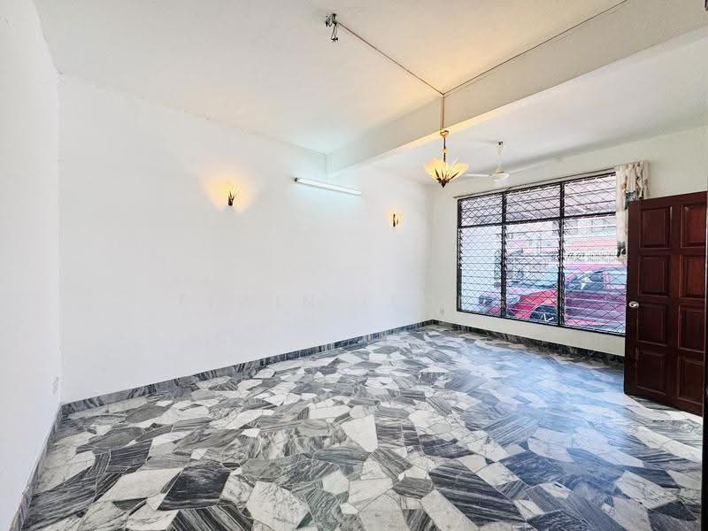 2-storey Terraced House for Rent in Fettes Park (Tanjung Tokong) - Elwin Leong - Living Room - PropertyGuru.com.my