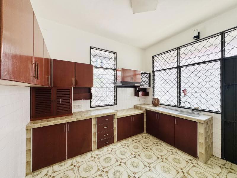 2-storey Terraced House for Rent in Fettes Park (Tanjung Tokong) - Elwin Leong - Kitchen - PropertyGuru.com.my