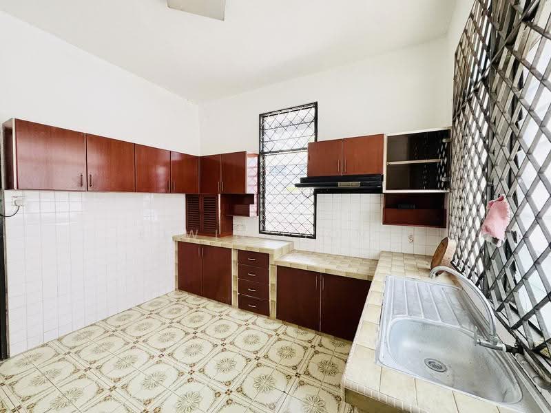 2-storey Terraced House for Rent in Fettes Park (Tanjung Tokong) - Elwin Leong - Kitchen - PropertyGuru.com.my