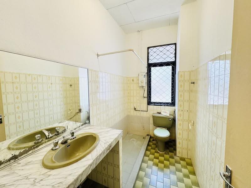 2-storey Terraced House for Rent in Fettes Park (Tanjung Tokong) - Elwin Leong - Bathroom - PropertyGuru.com.my