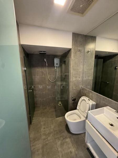 Kediaman Servis untuk Dijual di Sky Park - Cammie Loh - Bathroom - PropertyGuru.com.my