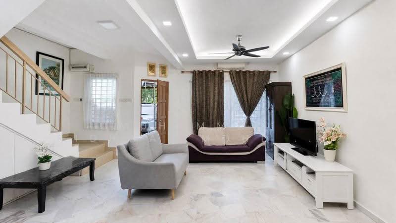 2-storey Terraced House for Sale in Alam Perdana (Puncak Alam) - Muhammad Ridhwan Mohd Huzairi - Living Room - PropertyGuru.com.my