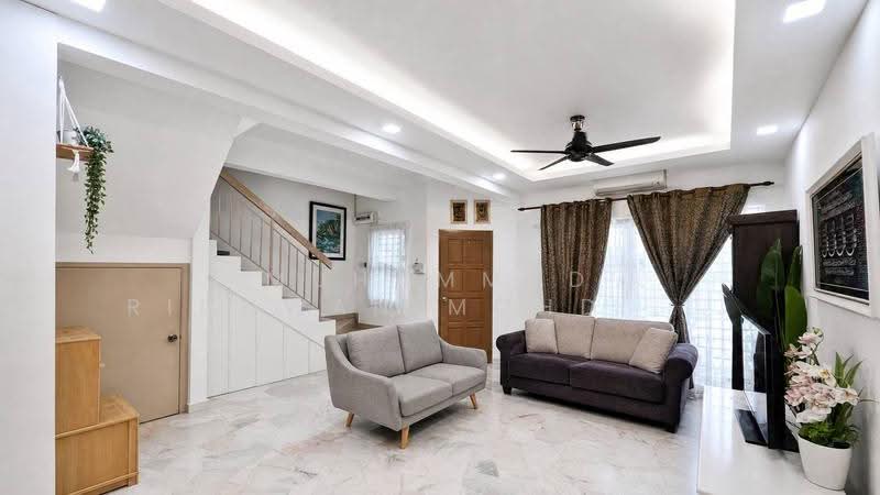 2-storey Terraced House for Sale in Alam Perdana (Puncak Alam) - Muhammad Ridhwan Mohd Huzairi - Living Room - PropertyGuru.com.my