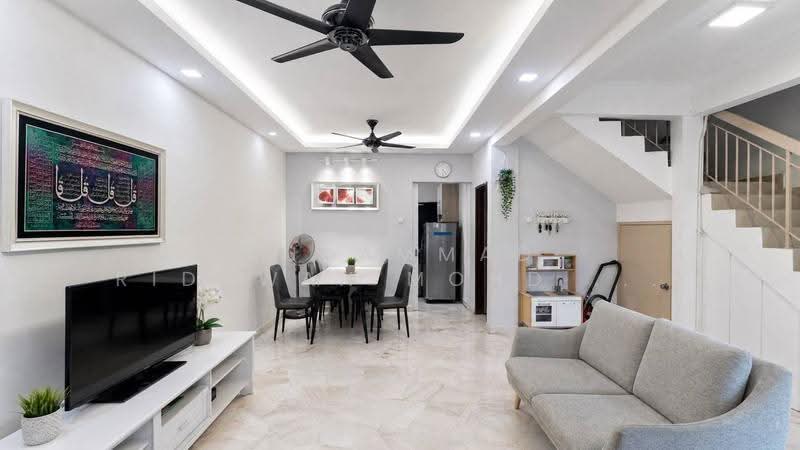 2-storey Terraced House for Sale in Alam Perdana (Puncak Alam) - Muhammad Ridhwan Mohd Huzairi - Living Room - PropertyGuru.com.my