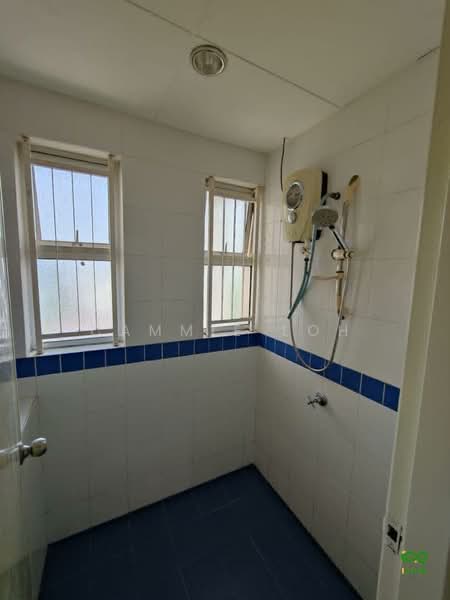 Condominium for Sale at Seri Maya Condominium - Cammie Loh - Bathroom - PropertyGuru.com.my