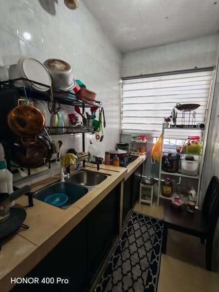 Pangsapuri untuk Dijual di Putri Ria Apartment - Tommy Phua - Kitchen - PropertyGuru.com.my