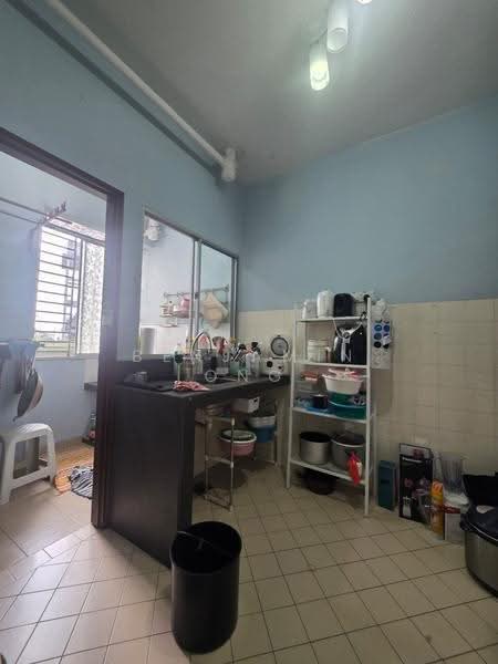 Pangsapuri untuk Dijual di Mon Bisca - Benjamin Ong - Kitchen - PropertyGuru.com.my