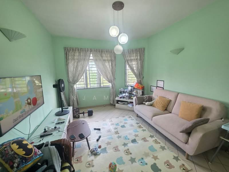 Pangsapuri untuk Dijual di Mon Bisca - Benjamin Ong - Living Room - PropertyGuru.com.my
