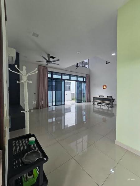 Semi-Detached House for Rent in Setia Alam (Selangor) - Chia Carmen - Living Room - PropertyGuru.com.my