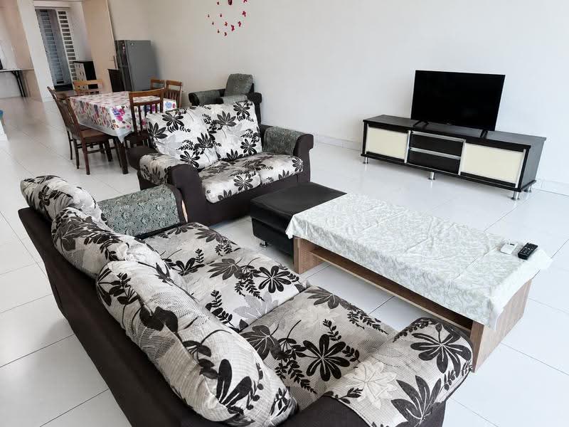 Kondominium untuk Disewa di Elit Heights @ Bayan City - Amy Toh - Living Room - PropertyGuru.com.my