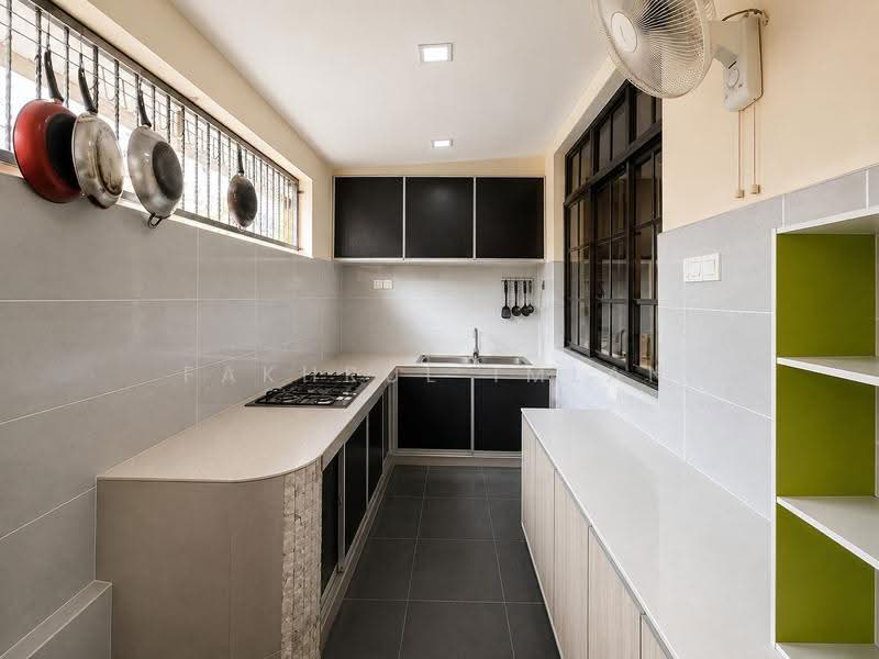 1.5-storey Terraced House for Sale in Taman Pelangi Indah (Ulu Tiram) - Fakhrul Imlan - Kitchen - PropertyGuru.com.my