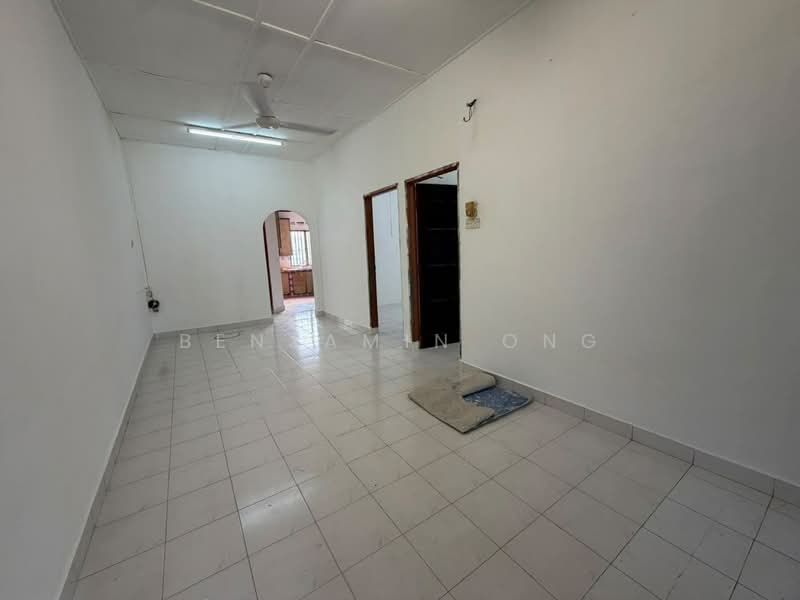1-storey Terraced House for Sale in Taman Universiti (Skudai) - Benjamin Ong - Living Room - PropertyGuru.com.my