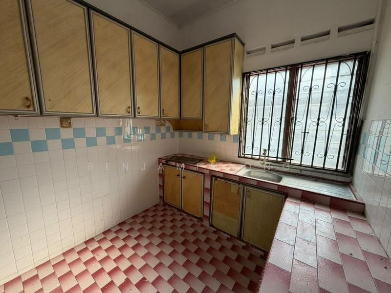 1-storey Terraced House for Sale in Taman Universiti (Skudai) - Benjamin Ong - Kitchen - PropertyGuru.com.my