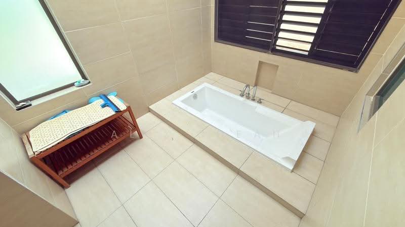 Rumah Berkembar untuk Disewa di Iskandar Puteri (Nusajaya) (Johor) - Alex Cheah - Bathroom - PropertyGuru.com.my