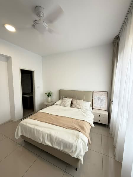 Kediaman Servis untuk Disewa di Residensi Estetik 8 (Est8) - Hugo Lim - Bedroom - PropertyGuru.com.my
