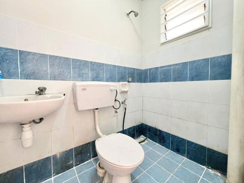 Rumah Teres 2-Tingkat untuk Dijual di Bandar Tasik Kesuma (Beranang) - Muhammad Ridhwan Mohd Huzairi - Bathroom - PropertyGuru.com.my