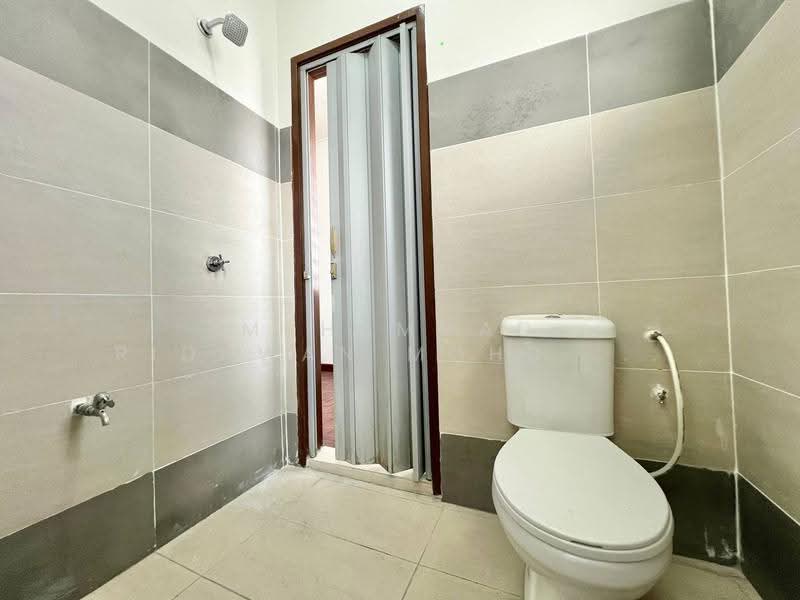 Rumah Teres 2-Tingkat untuk Dijual di Bandar Tasik Kesuma (Beranang) - Muhammad Ridhwan Mohd Huzairi - Bathroom - PropertyGuru.com.my