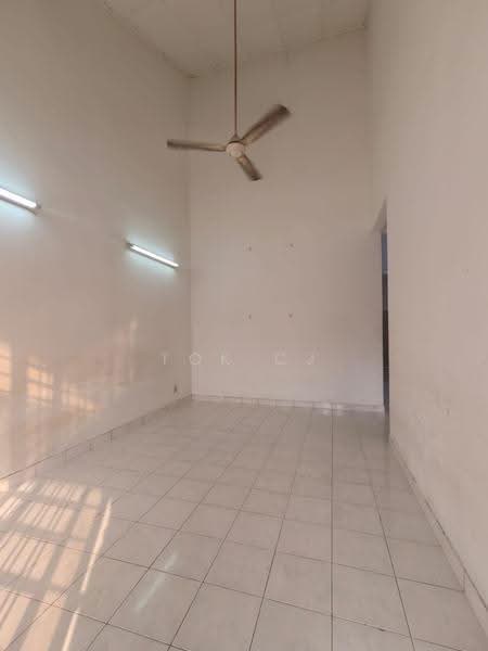 1-storey Terraced House for Sale in Taman Molek (Johor Bahru) - Tok CJ - Interior - PropertyGuru.com.my