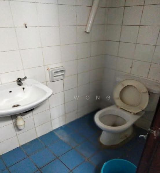 Pejabat untuk Disewa di Usj 9 (Subang Jaya) - KC Wong - Bathroom - PropertyGuru.com.my