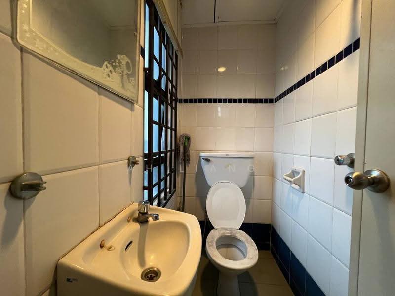 Condominium for Sale at The Habitat - Ah Liang - Bathroom - PropertyGuru.com.my