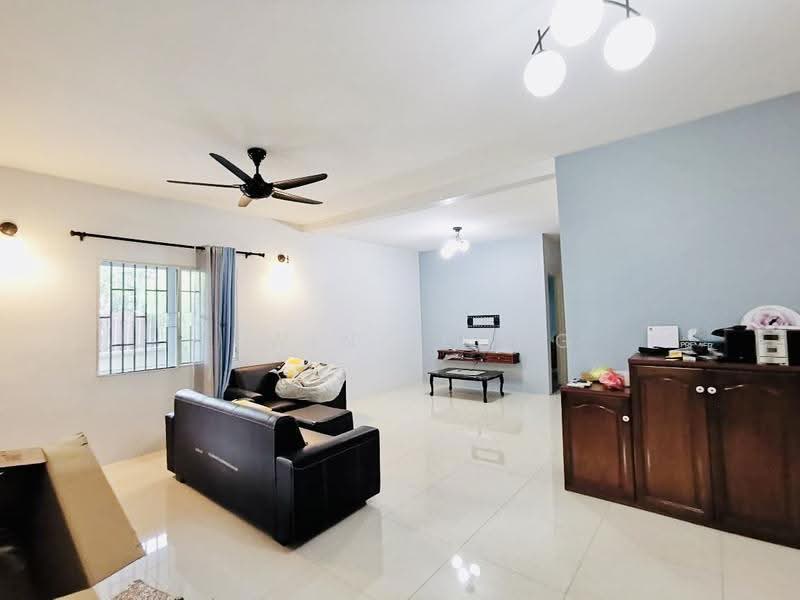 Rumah Berkembar untuk Disewa di Fettes Park (Tanjung Tokong) - Elwin Leong - Living Room - PropertyGuru.com.my