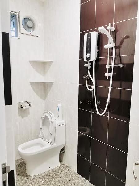 Rumah Berkembar untuk Disewa di Fettes Park (Tanjung Tokong) - Elwin Leong - Bathroom - PropertyGuru.com.my