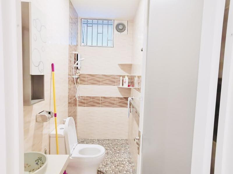 Rumah Berkembar untuk Disewa di Fettes Park (Tanjung Tokong) - Elwin Leong - Bathroom - PropertyGuru.com.my