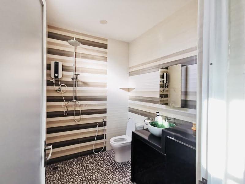 Rumah Berkembar untuk Disewa di Fettes Park (Tanjung Tokong) - Elwin Leong - Bathroom - PropertyGuru.com.my