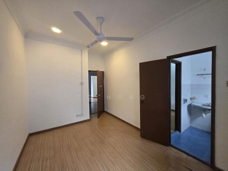 2-storey Terraced House for Sale in BANDAR PUCHONG JAYA (Puchong) - CC Hong - Interior - PropertyGuru.com.my