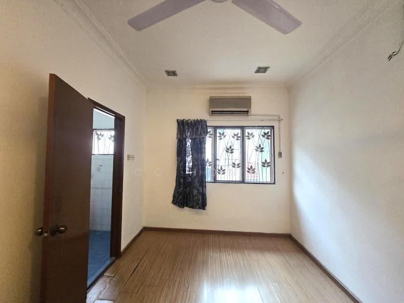 2-storey Terraced House for Sale in BANDAR PUCHONG JAYA (Puchong) - CC Hong - Interior - PropertyGuru.com.my