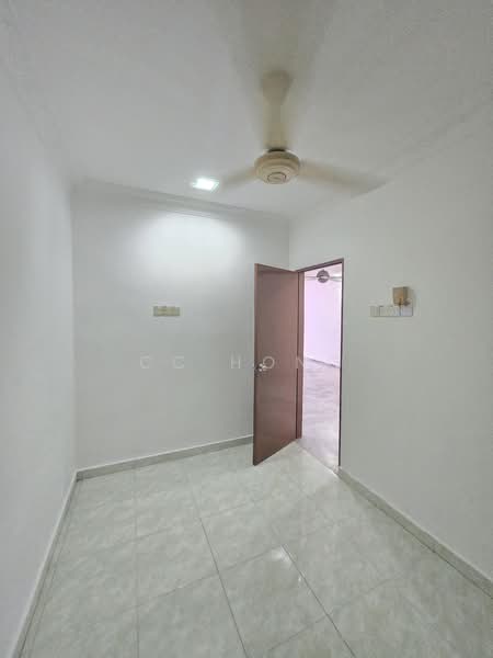 2-storey Terraced House for Sale in BANDAR PUCHONG JAYA (Puchong) - CC Hong - Interior - PropertyGuru.com.my