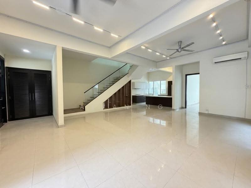 Rumah Teres 3-Tingkat untuk Dijual di Duta Tropika (Batu) - Aivan Ng - Living Room - PropertyGuru.com.my