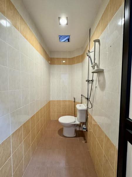 Kedai untuk Dijual di George Town (Penang) - Lee Xue Chen - Bathroom - PropertyGuru.com.my