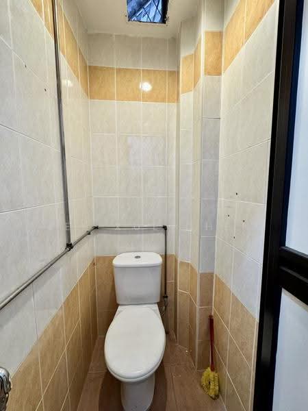Kedai untuk Dijual di George Town (Penang) - Lee Xue Chen - Bathroom - PropertyGuru.com.my