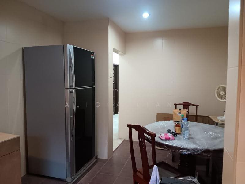 1-storey Terraced House for Rent in Taman Pelangi (Johor Bahru) - Alicia Lian - Kitchen - PropertyGuru.com.my