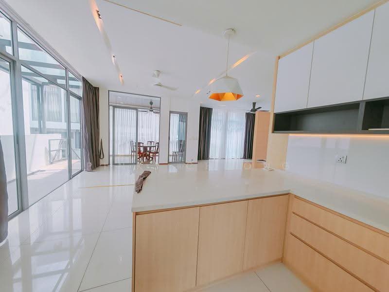 Bungalow House for Sale in Valencia (Sungai Buloh) - Pinky Choong - PropertyGuru.com.my