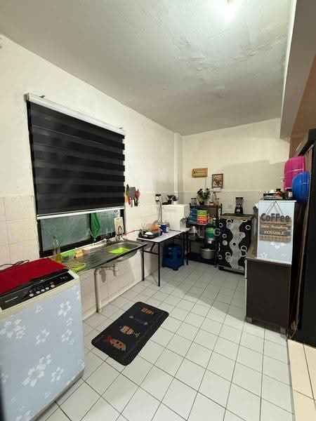 Pangsapuri untuk Dijual di Sri Putra Apartment - Ah Liang - Kitchen - PropertyGuru.com.my