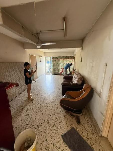 2-storey Terraced House for Sale in Kampung Baru Seri Kembangan (Seri Kembangan) - Ivan Tan - Living Room - PropertyGuru.com.my