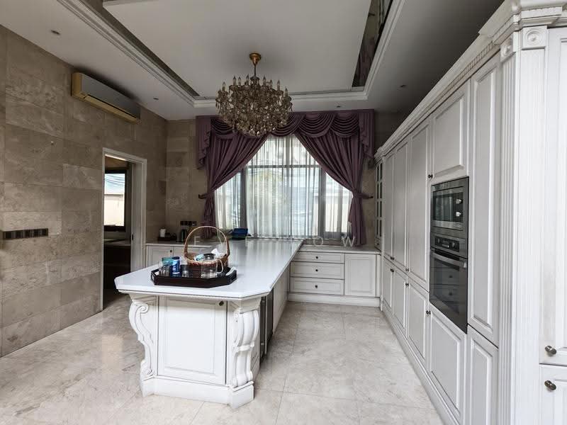 Bungalow House for Rent in Puchong (Selangor) - Eve Low - Kitchen - PropertyGuru.com.my