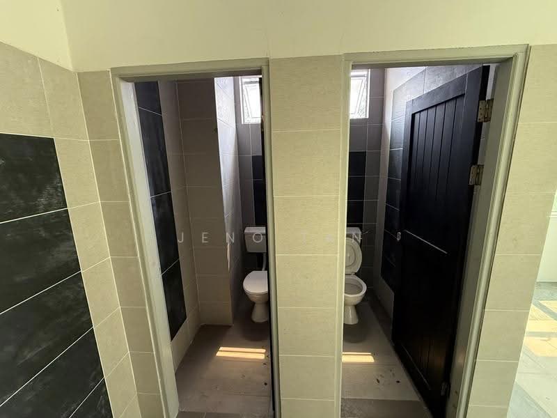 Shop / Office untuk Disewa di Kuching (Sarawak) - Jeno Tan - Bathroom - PropertyGuru.com.my
