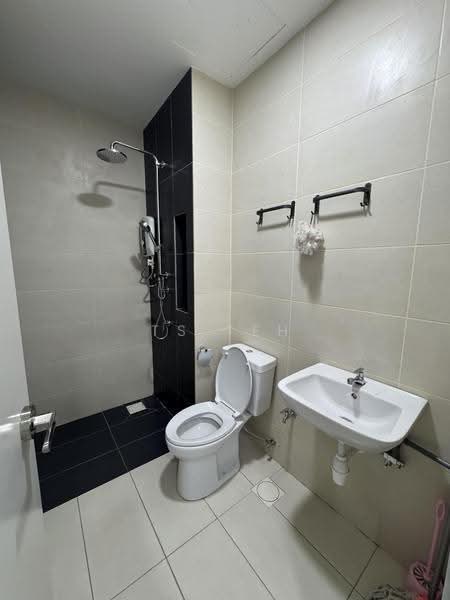 Kediaman Servis untuk Disewa di Pacific Star - TS Teh - Bathroom - PropertyGuru.com.my