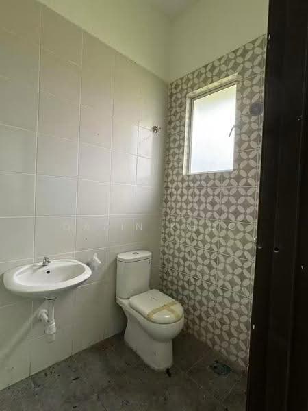 Semi-Detached House for Sale in Taman Tasek (Ipoh) - Qazin Khoo - Bathroom - PropertyGuru.com.my